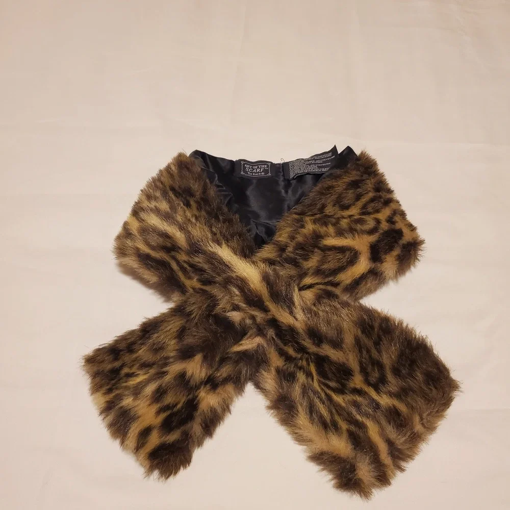 Art of the Scarf Tie Rack Leopard Faux Fur Neck Warmer Stole Brown Tan Black